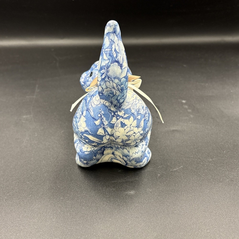 Porcelain Patchworks Crouching Kitty Cat Blue White  Vintage Cottage Core - Picture 4 of 8